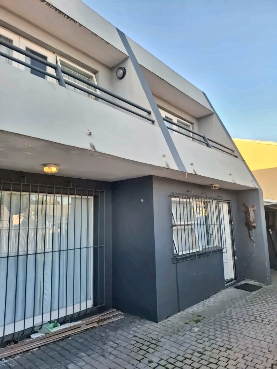  Bedroom Property for Sale in Plumstead Western Cape